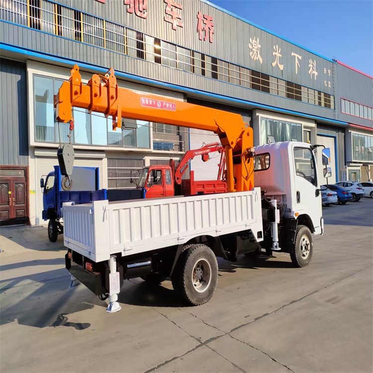 嘉模堂区三轮随车吊定制 农用改装机自备吊中瑞长期出售