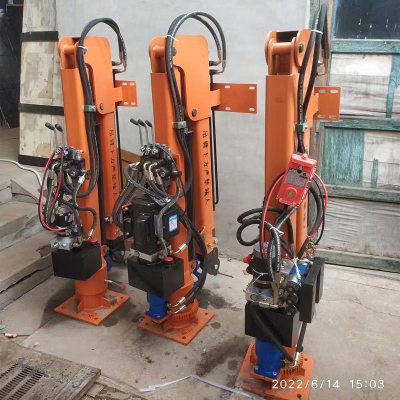 嘉模堂区重汽蓝牌随车吊 3.2吨 国六动力强 液压驱动 农用自卸起重机